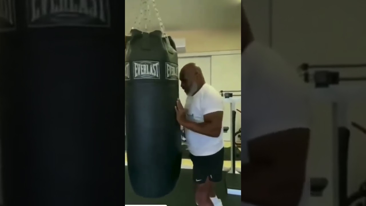 ⁣😳😳 MIKE TYSON BOXING LESSONS ON HEAVY BAG