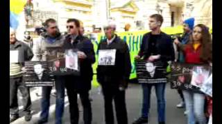 Мітинг під АП, 5.06.2016: Активісти вимагають звільнити "Хорта", який розірвав фото Порошенка, ч. 1