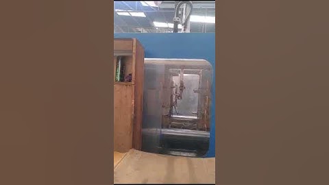 Single Arm Robot working video on 320 ton Machine