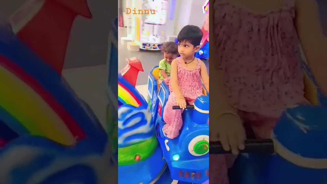 Dinnu playing in DS Mall