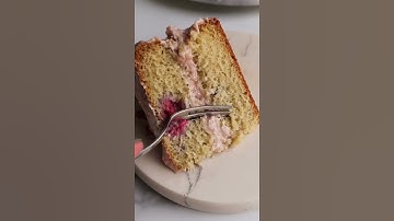 Raspberry ripple cake #cakelover #food #chocolatedessert #chocolate #dessert