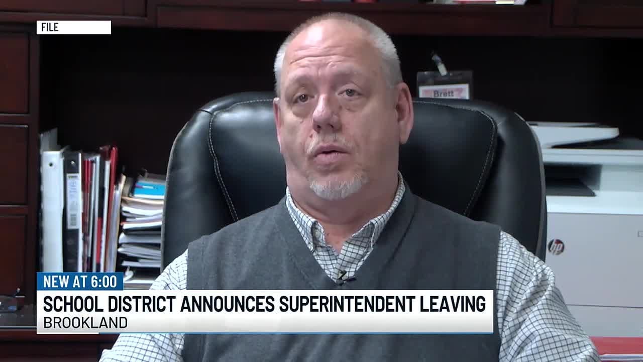 School district announces superintendent leaving YouTube