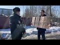 Задержание активиста во время приговора Навальному