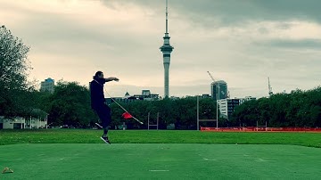 Rope dart/meteor hammer, practicing wrapping and tangling techniques. 繩鏢/流星錘，練習纏、繞、放等技巧。