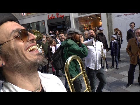 Nola Brass Band: "Go to the Mardi Grass" - Busking in Madrid