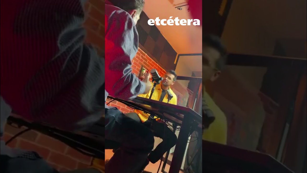 Héctor Yunes agrede al periodista Rodrigo Crosa en programa de radio