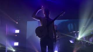 slide - chase atlantic (live from nashville) Resimi