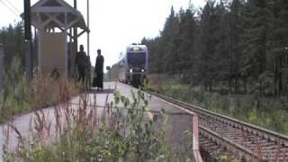 HDm 387 pysähtyy Tammisaaren Skogbyn seisakkeella (km 184+790) elokuussa 2009