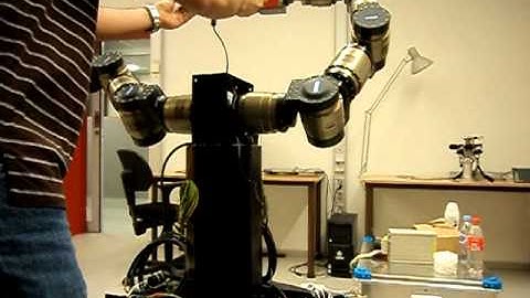 Robotic arm following camera, visual servo control- test #2