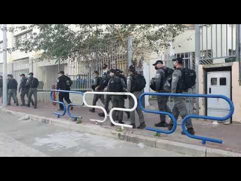 המשטרה מנסה לפזר את ישיבת גרודנא באשדוד 