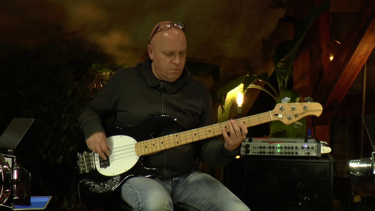 Music Man Stingray from 1979 presented by Vintage Guitar Oldenburg