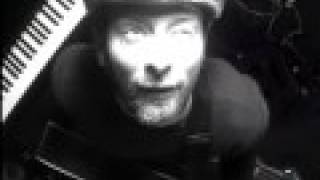 Video thumbnail of "Radiohead - Jigsaw Falling into Place [HQ]"