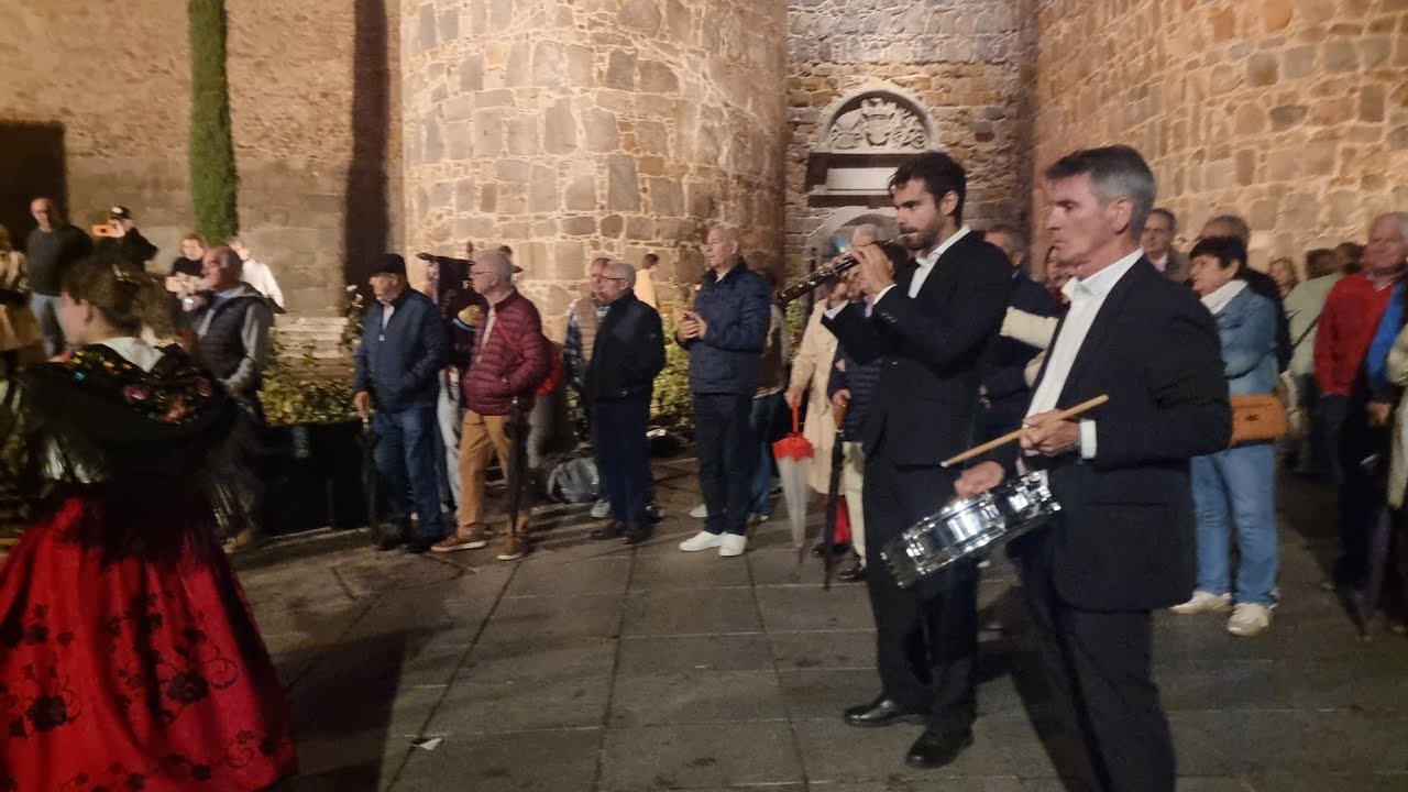 ÁVILA  2025. Fiesta de  Sta Teresa. AVENTO  y BADUT