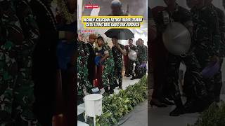 Funny Wedding Of Members Instead Of Envelopes This Is The Giftfunny wedding tni tniad