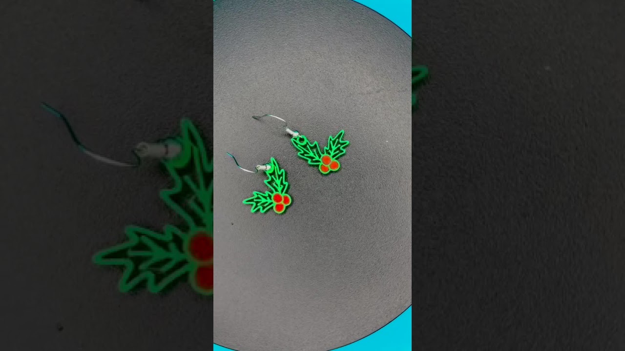Christmas Holly Earrings ✨🎄 