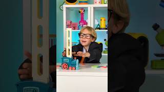 🚂 LEARN TO COUNT WITH A TOY TRAIN! #shorts #kidsvideo