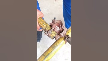 2 Steel tubes connecting with scaffolding clamp #goodtools #smartwork