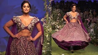 Ileana Dcruz Stunning Ramp Walk With Full On Masti Ileana Dcruz Ramp Walk