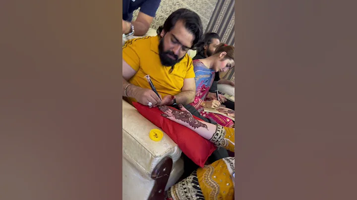 Gujrat mein injection mehndi lgai✨🍂🥰 #hassanmehndiparlour #hennatattoo #mehndi #handmehndi