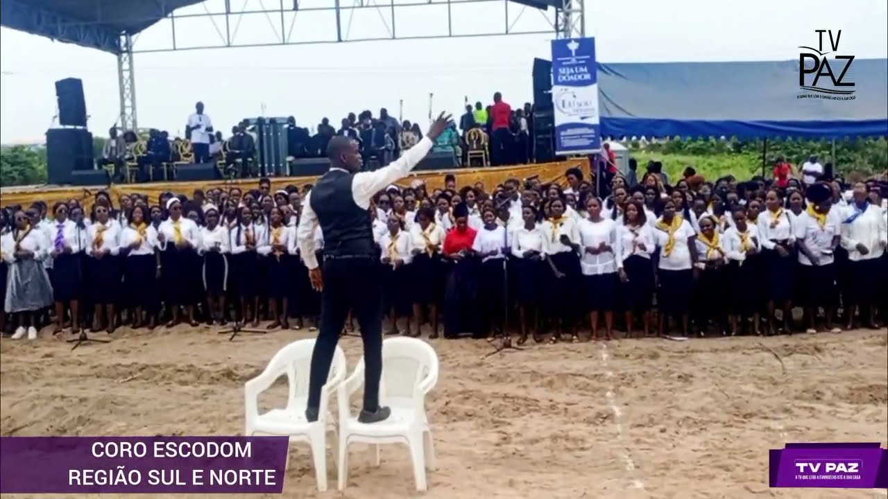 CORO ESCODOM DAS REGIÕES NORTE E SUL DE LUANDA NO CAMPO DO MULTIUSOS DO KILAMBA