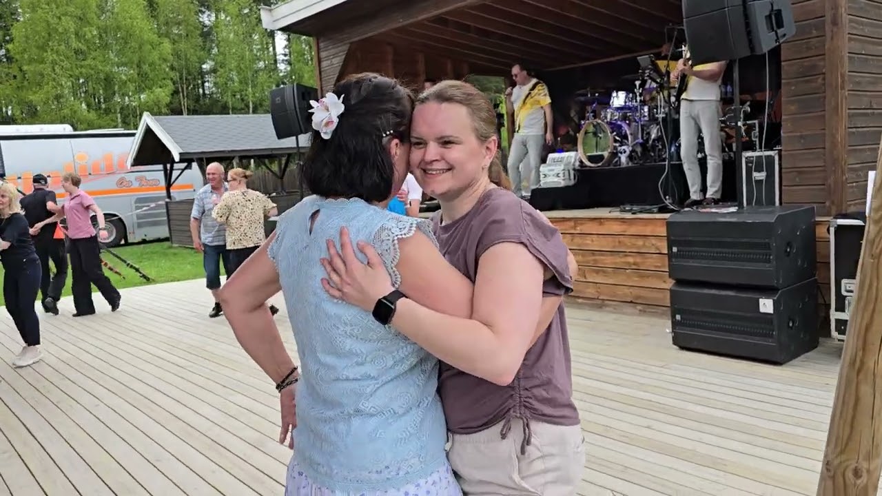 jukeboxen med Holidays orkester på Lavvotunet Dokka Camping Dansnytt Jan Tore Eriksen