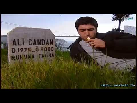 Polat Alemdar Ali Candan'a Sigara uzatıyor