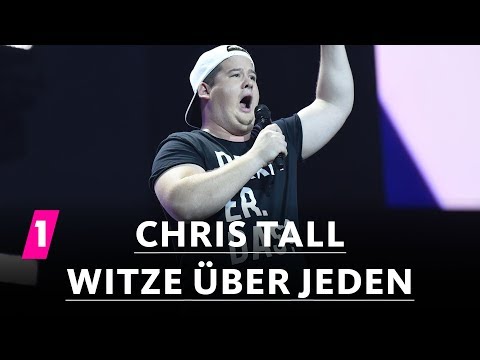 Chris Tall macht Witze über jeden | 1LIVE Köln Comedy-Nacht XXL