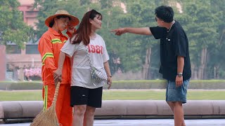 Sanitation Worker Is Insulted for Interfering with Man Taking Photos | Social Experiment 当环卫工被小伙当众辱骂