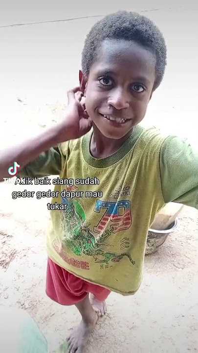 This little brother brought vegetables to the post to exchange for Supermi #abdinegara #papua #vi...
