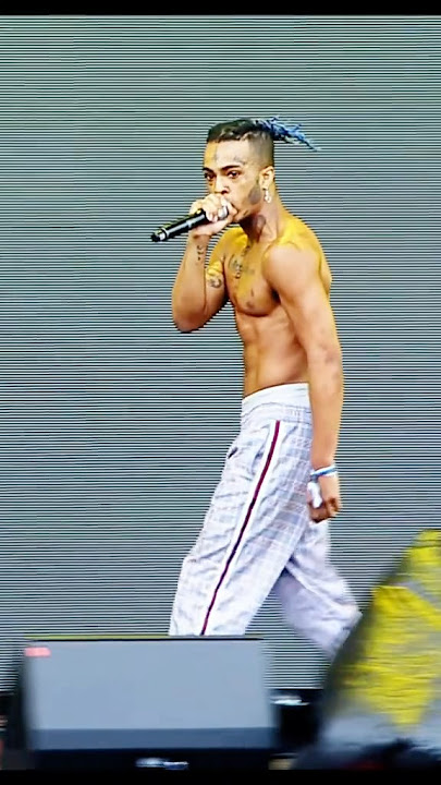 Download lagu XXXTENTACION performing RIP ROACH! With Ski Mask The Slump God at Rolling Loud / May 6th 2018