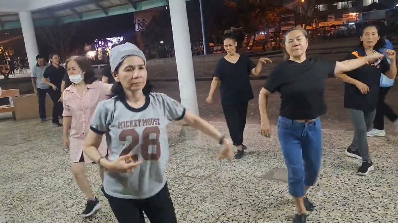 เราชาวนาอยู่กับควายไลน์แดนซ์