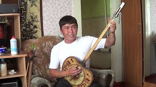 TUVA—Andryan Andreeivich Öpei sings khöömei and plays chanzy