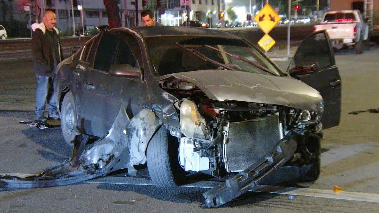 Several Injured in South Los Angeles 2-Vehicle Crash - YouTube