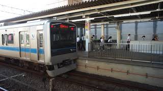 終点の唐木田駅に到着する10両編成の小田急多摩線下り4000形