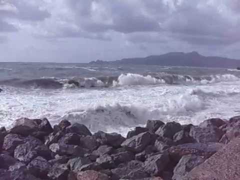 Allerta maltempo Liguria mareggiate