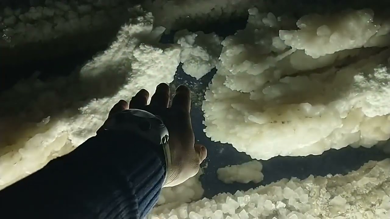 Salina Slănic Prahova arată la interior ca o catedrală.