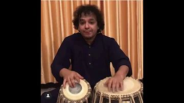ايقاع هندي شوفوا سرعه اليد اليمني رهيب 