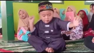 story wa anak kecil joget sambil di edit sholawat merdu banget