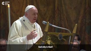 Pope Francis defends infant baptism