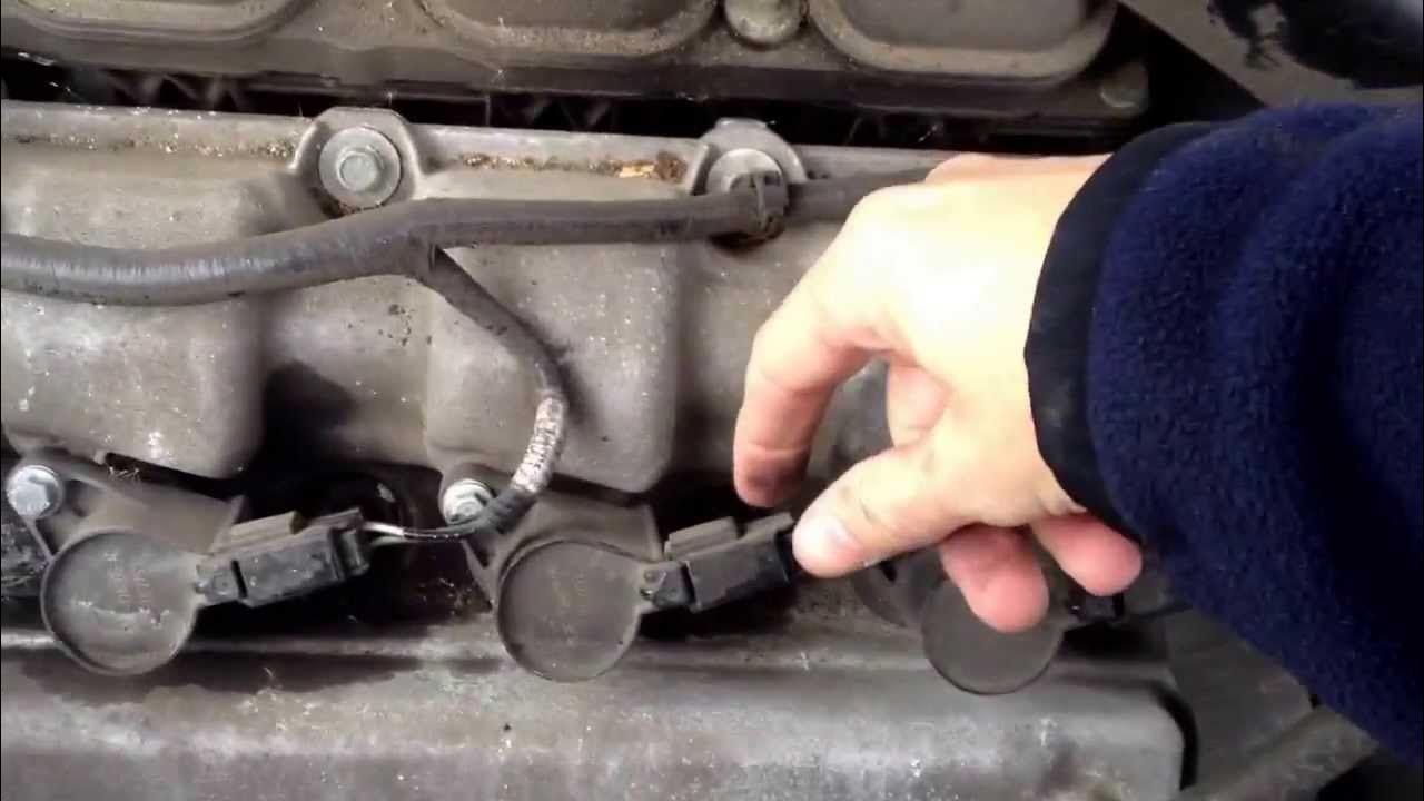 Ford Escape 2008 engine noise -what is cause? - YouTube