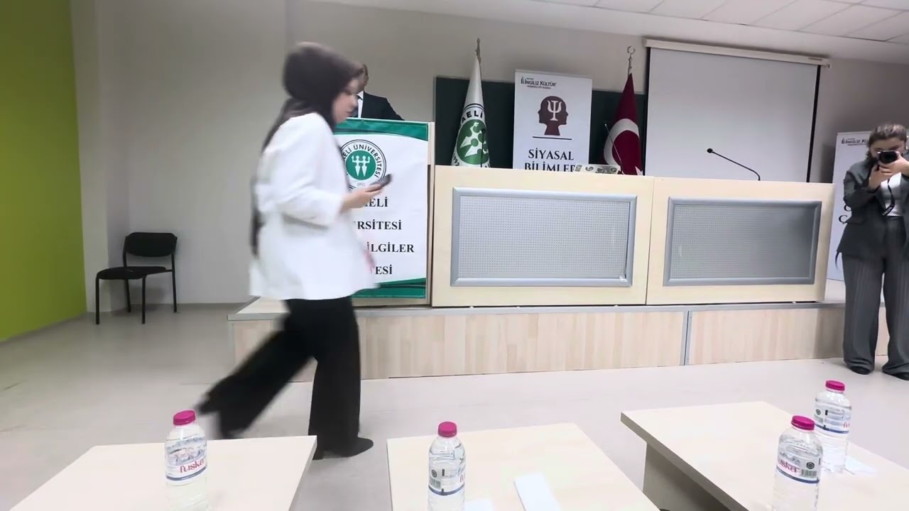 Diplomatlar Ne Yapar?