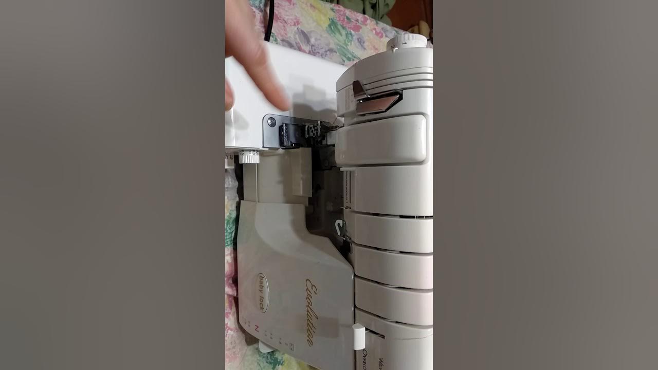 Коверлок бебилок - YouTube