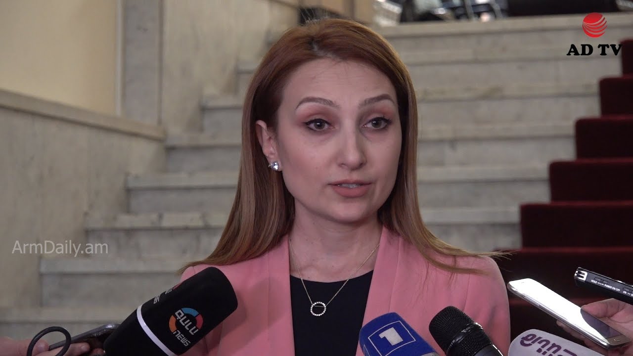 newspaper mockup Օրինակ նշեք. Մակունցը՝ «Քաղաքացու օրվա» գումարն ավելի նպատակային ծախսելու մասին