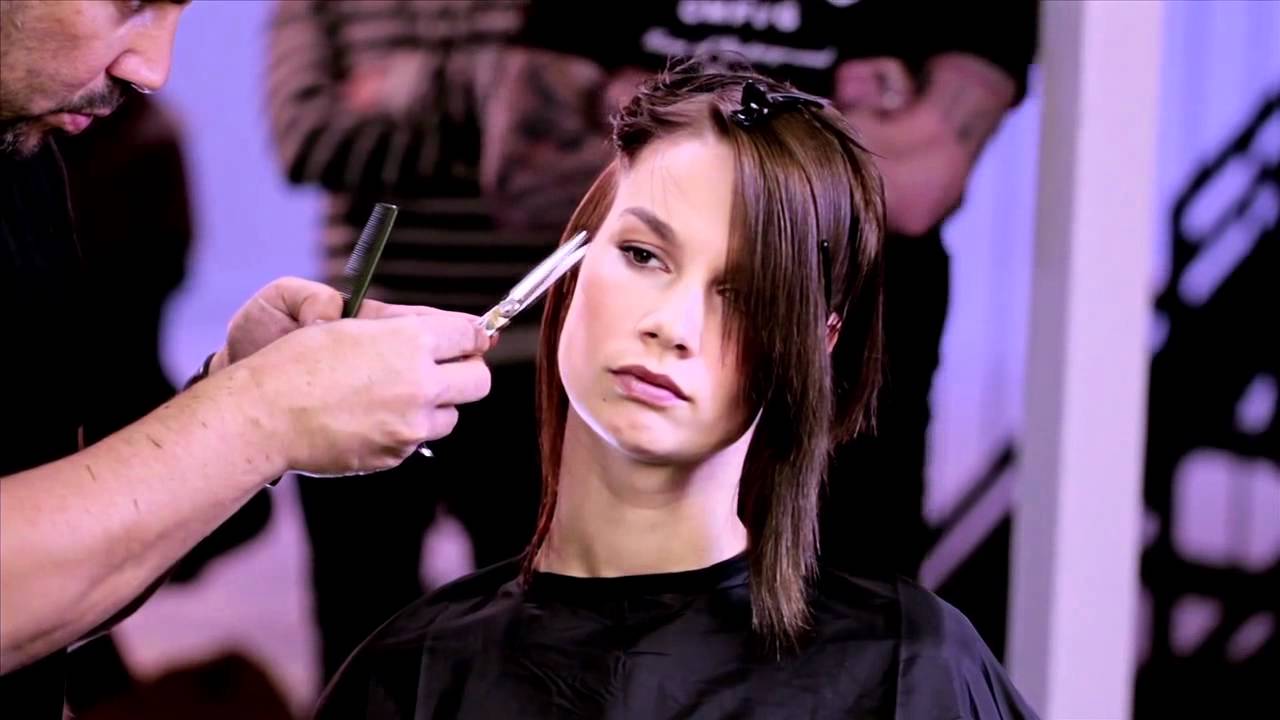 Essential Looks - Metropolitan (Make Of)