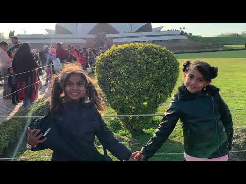 سلمي لين في زيارة لمنزل غاندي و حج علي مسجد