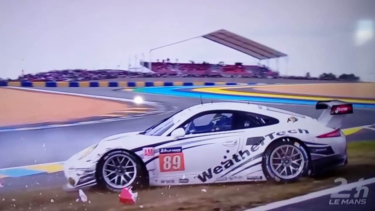 24 Hours Le Mans 2016 - Crash Porsche GT3 RSR GTE-AM Weather Tech - YouTube