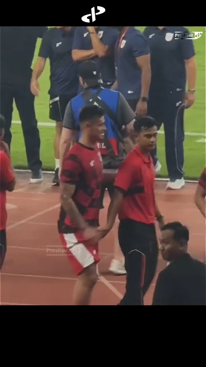 momen kocak saat selebrasi kemenangan indonesia atas china, kejantanan mees hilgers direnggut