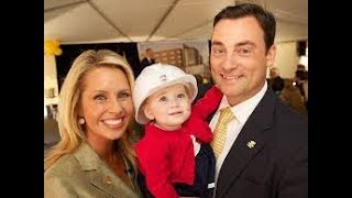 Jennifer Esposito and her husband and children