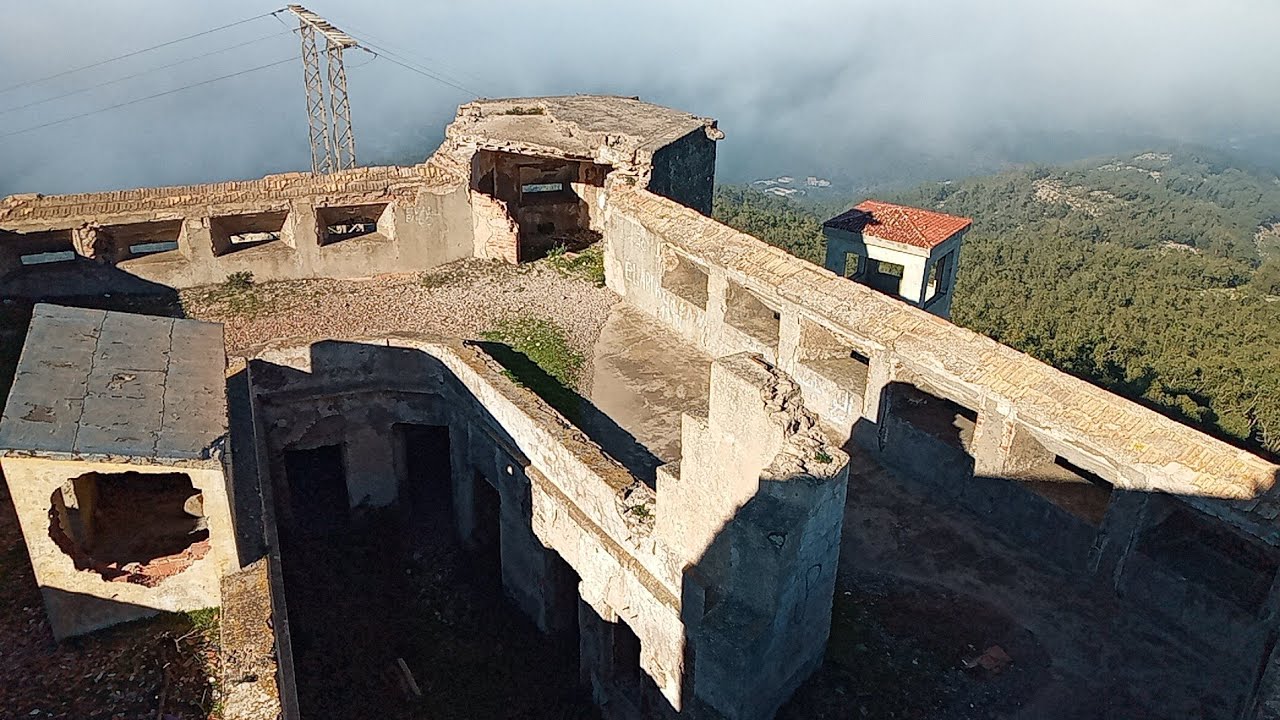 مآثر استعمارية تؤرخ لفترة الجيش الإسباني بجبل كوروكو بالناظور تتعرض للتخريب الممنهج لغرض غير معروف.
