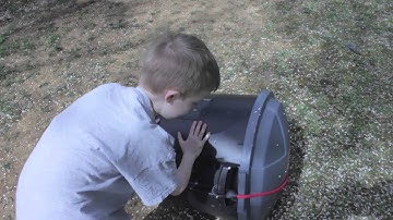 Trash Can Compost Bin With the Kids